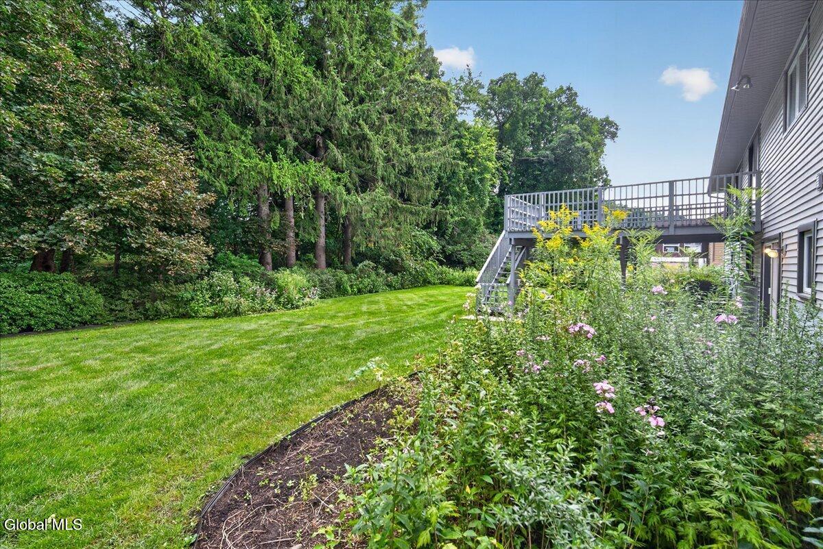 11 Laurel Drive