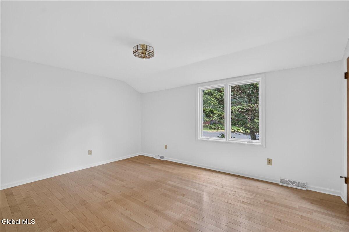 11 Laurel Drive