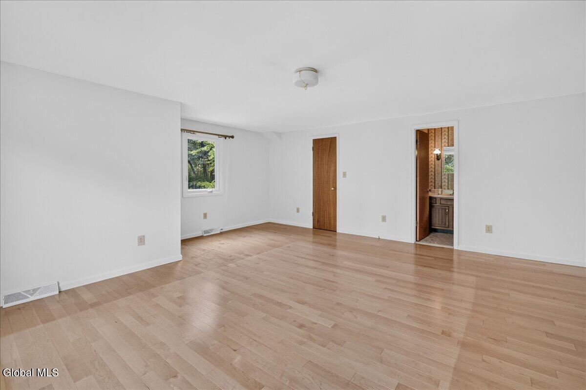 11 Laurel Drive