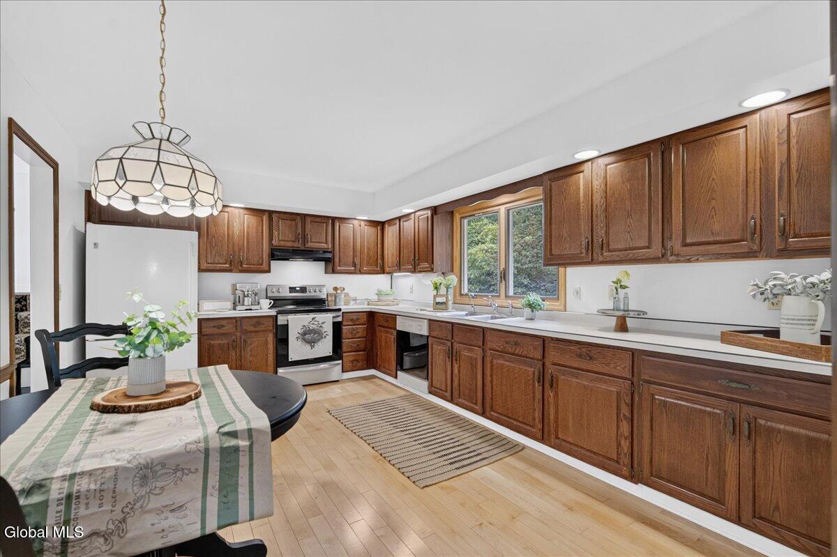 11 Laurel Drive