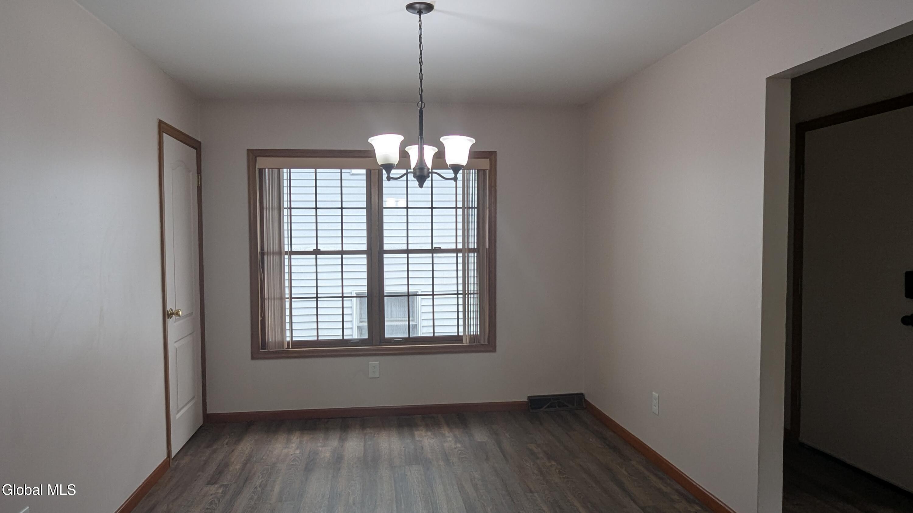 821 Salina Street, 823