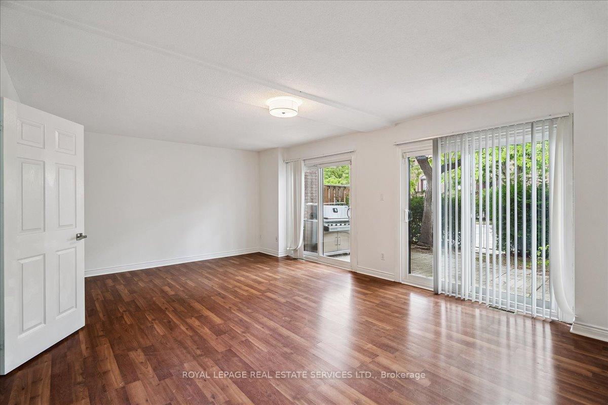 1100 Queens Avenue 5