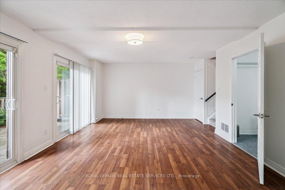 1100 Queens Avenue 5