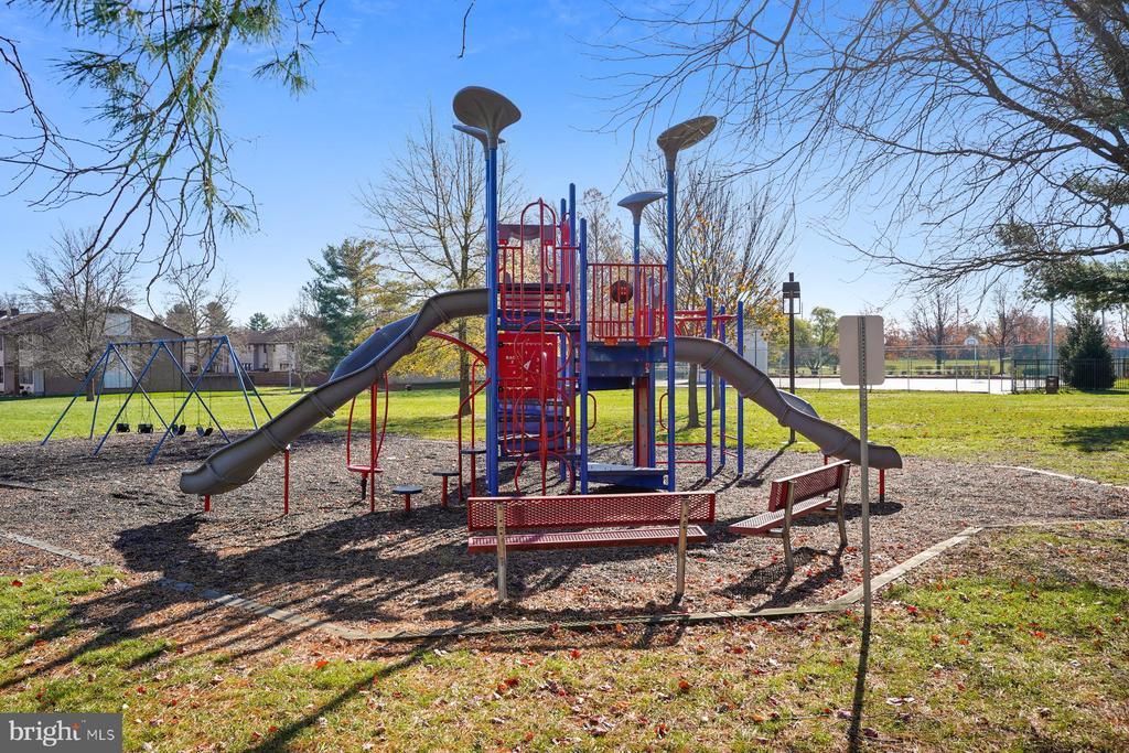 E-22 AVON DR.