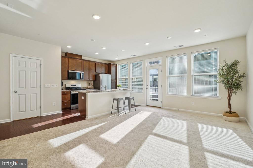 612 PARKER BLVD.