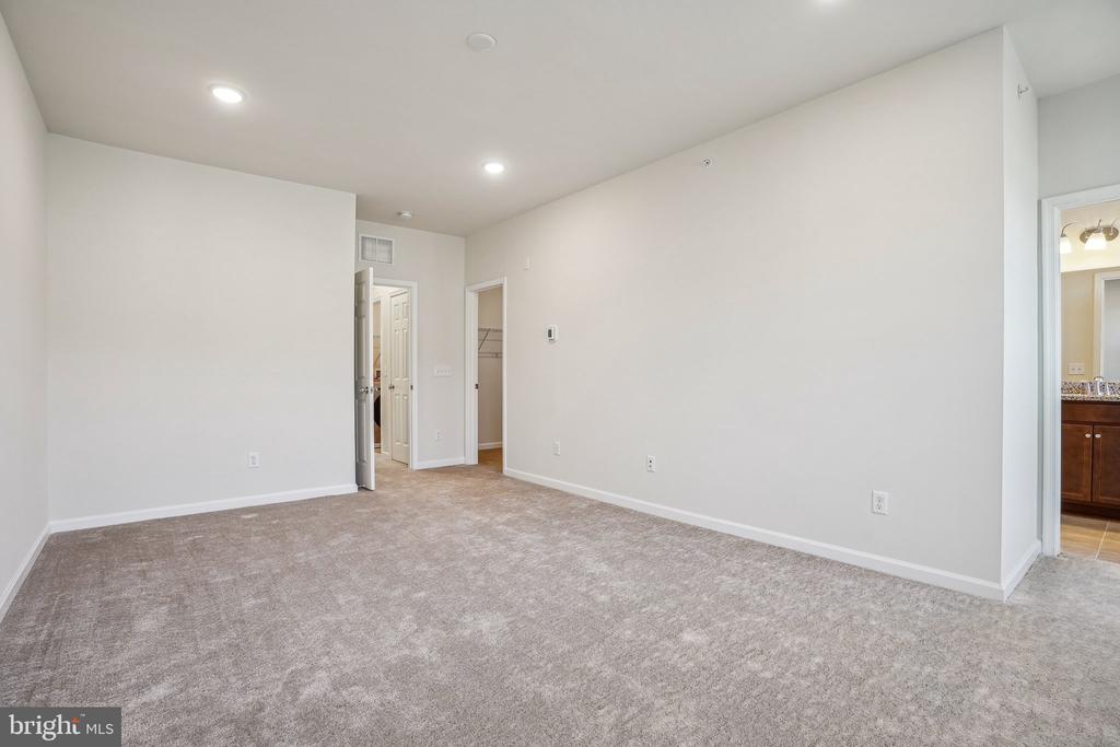 612 PARKER BLVD.