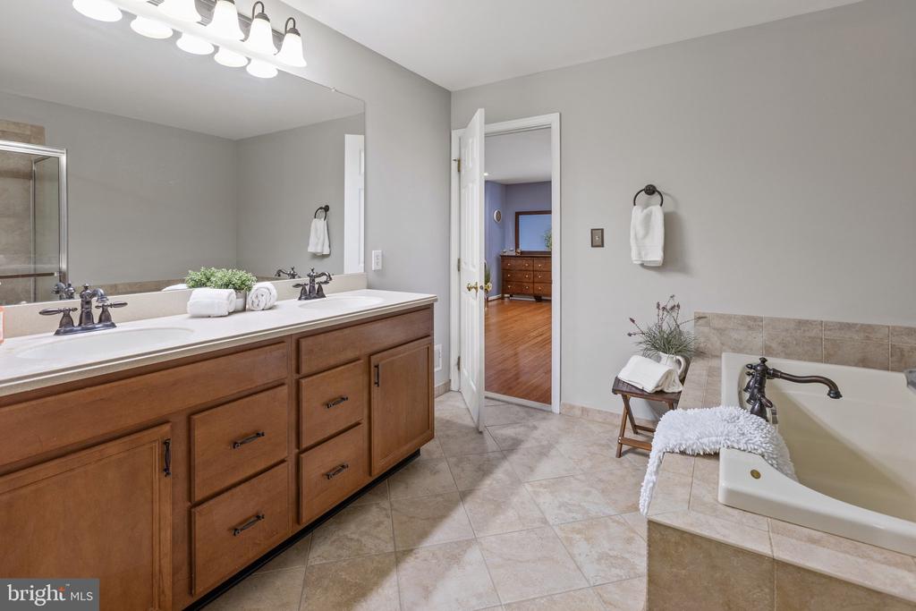 3 WEDGEWOOD COURT