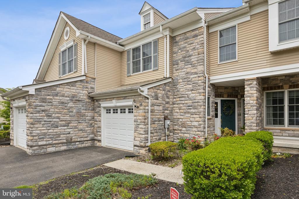 3 WEDGEWOOD COURT