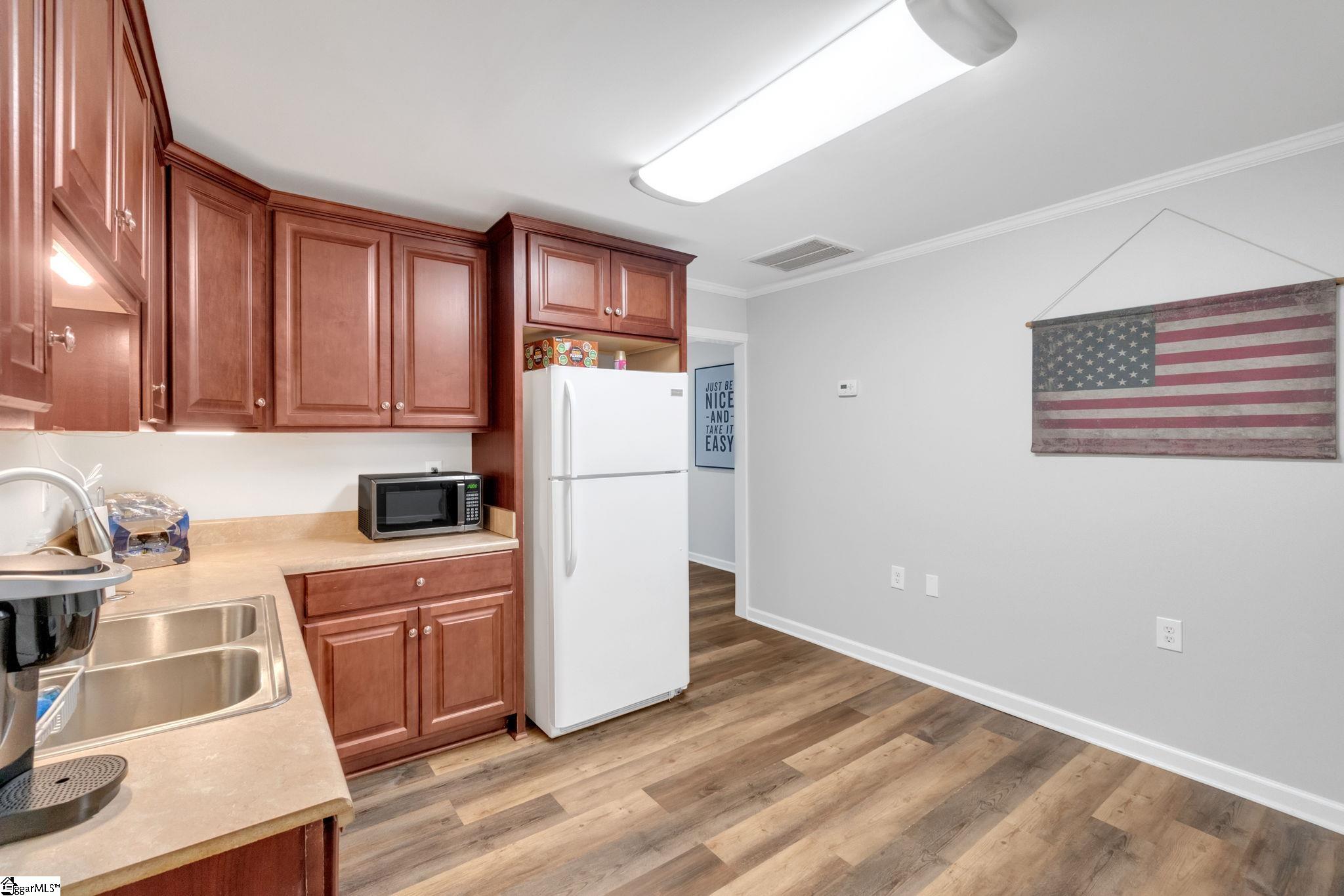 416 Rolling Hills Circle