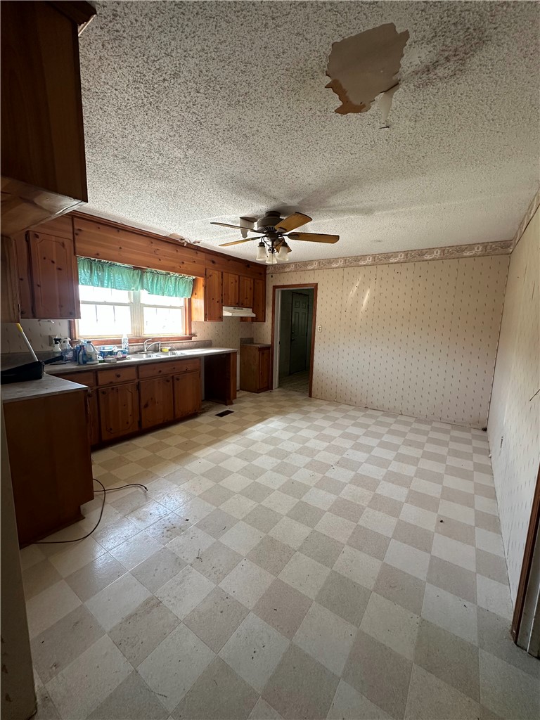 2534 Broadway Lake Road