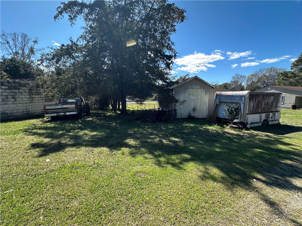 2534 Broadway Lake Road