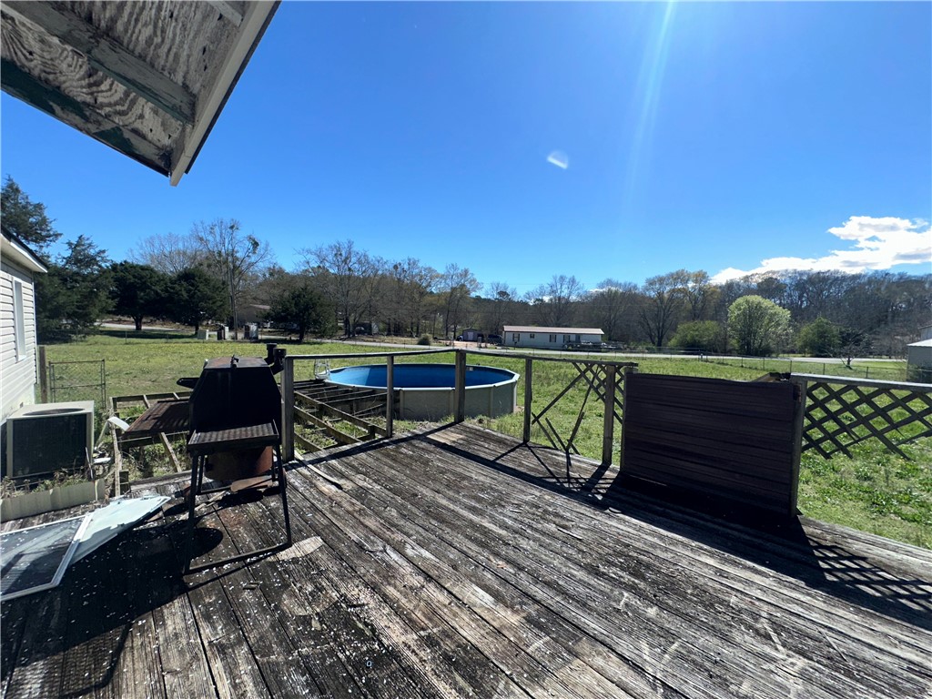 2534 Broadway Lake Road