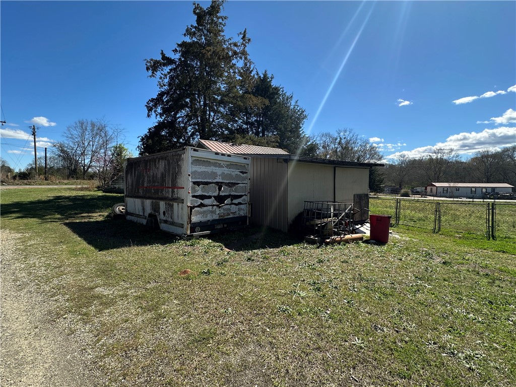 2534 Broadway Lake Road