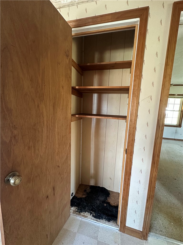 2534 Broadway Lake Road