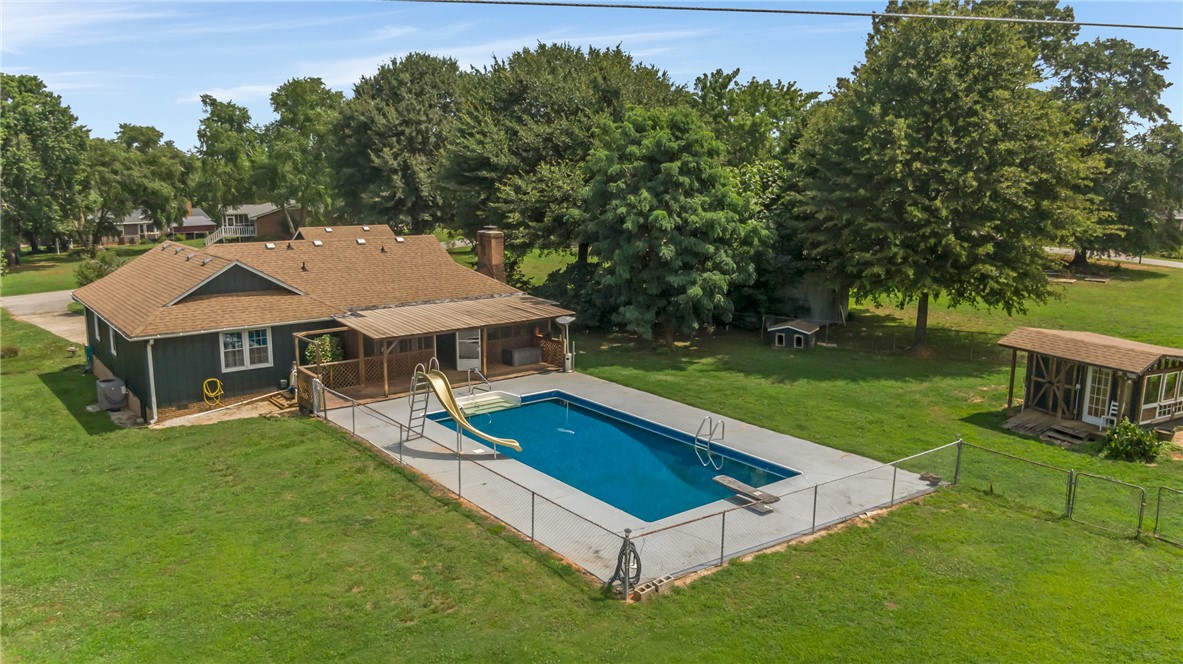 234 Country Glen