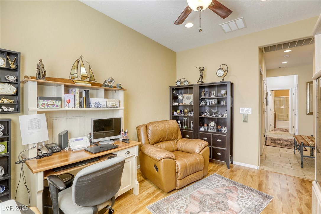 7828 Homing Pigeon Street