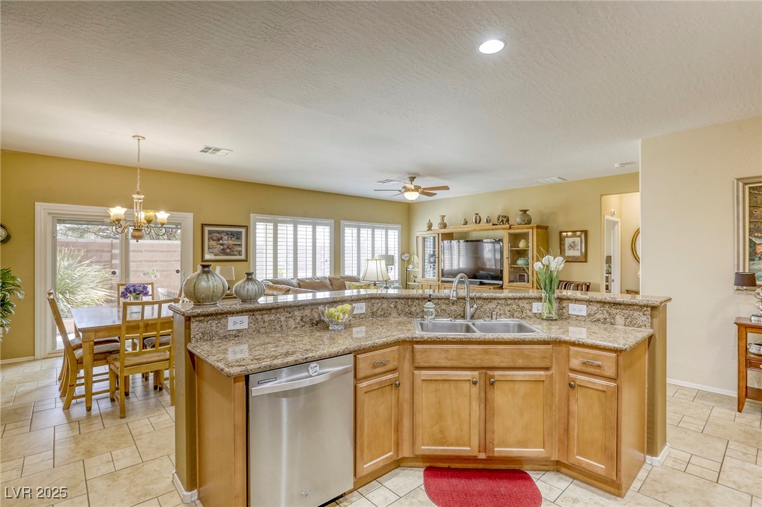 7828 Homing Pigeon Street