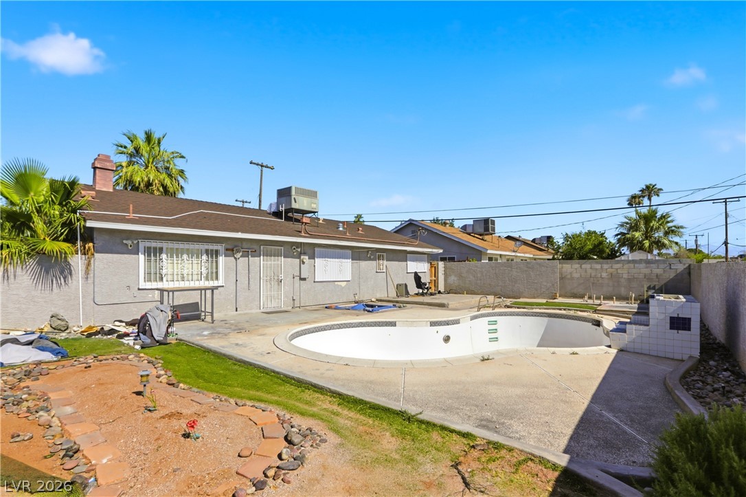 600 Langtry Drive