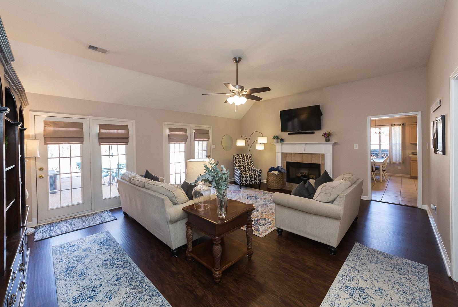 4311 STEFFAN WOODS CV