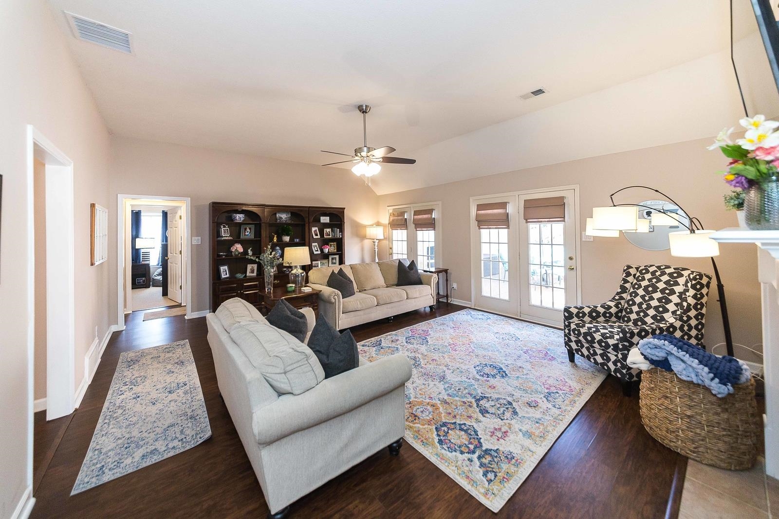 4311 STEFFAN WOODS CV