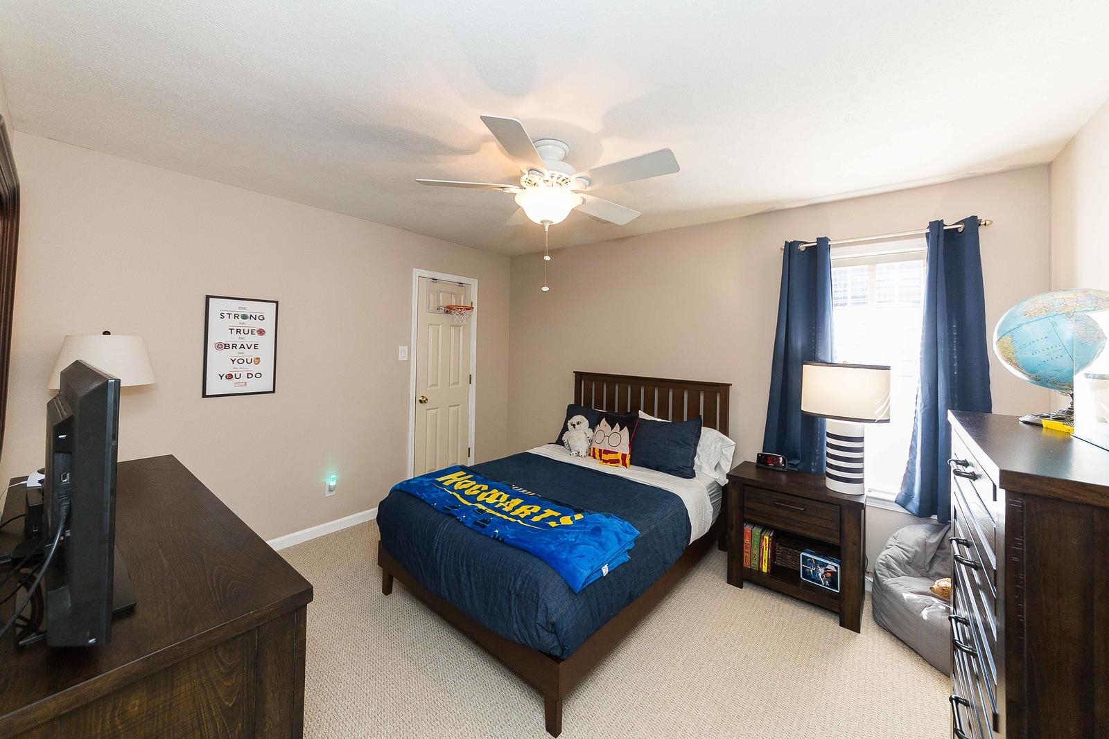 4311 STEFFAN WOODS CV