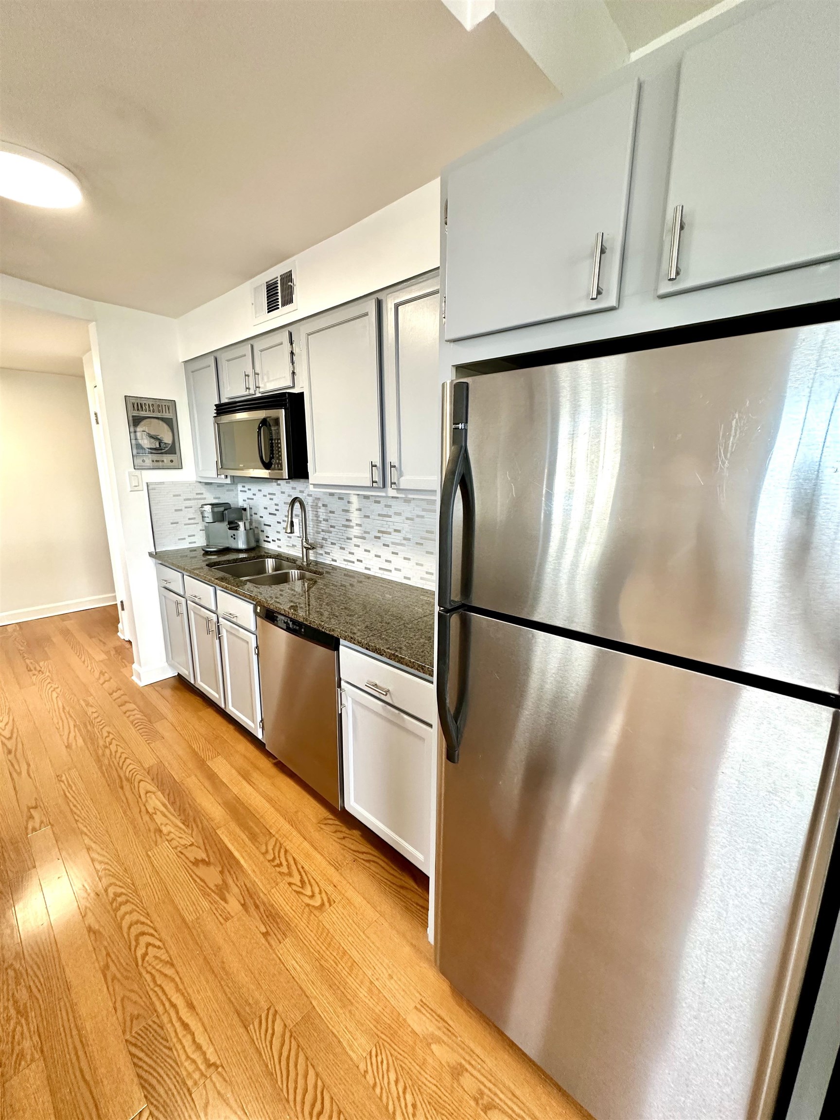 109 N MAIN ST Unit: 1105