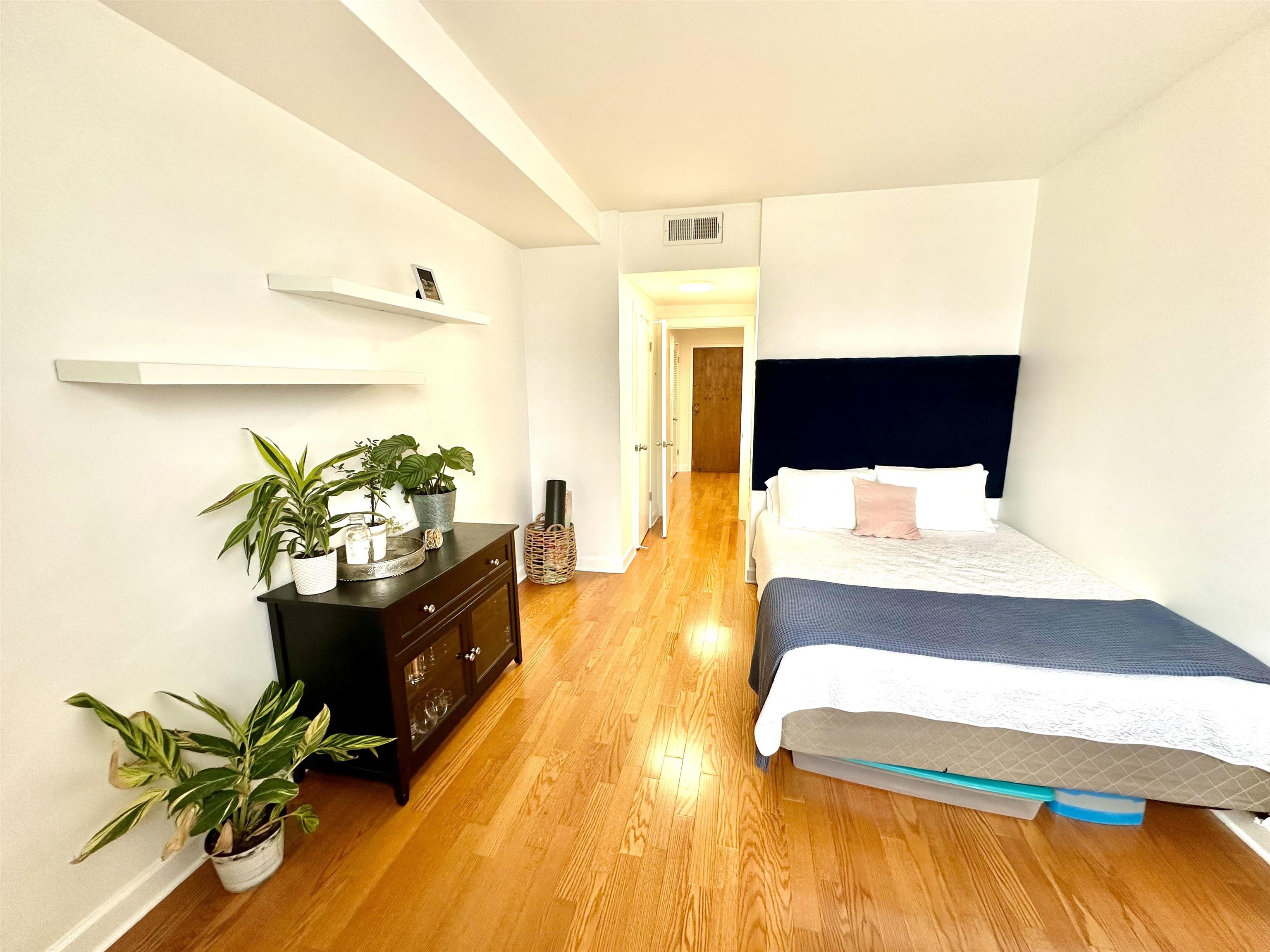 109 N MAIN ST Unit: 1105