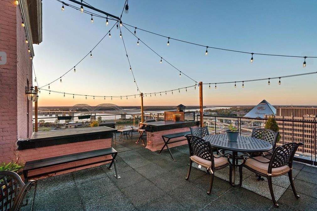 109 N MAIN ST Unit: 1105