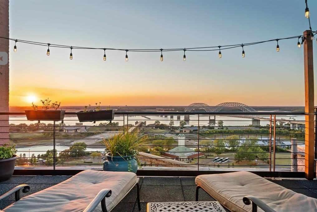 109 N MAIN ST Unit: 1105