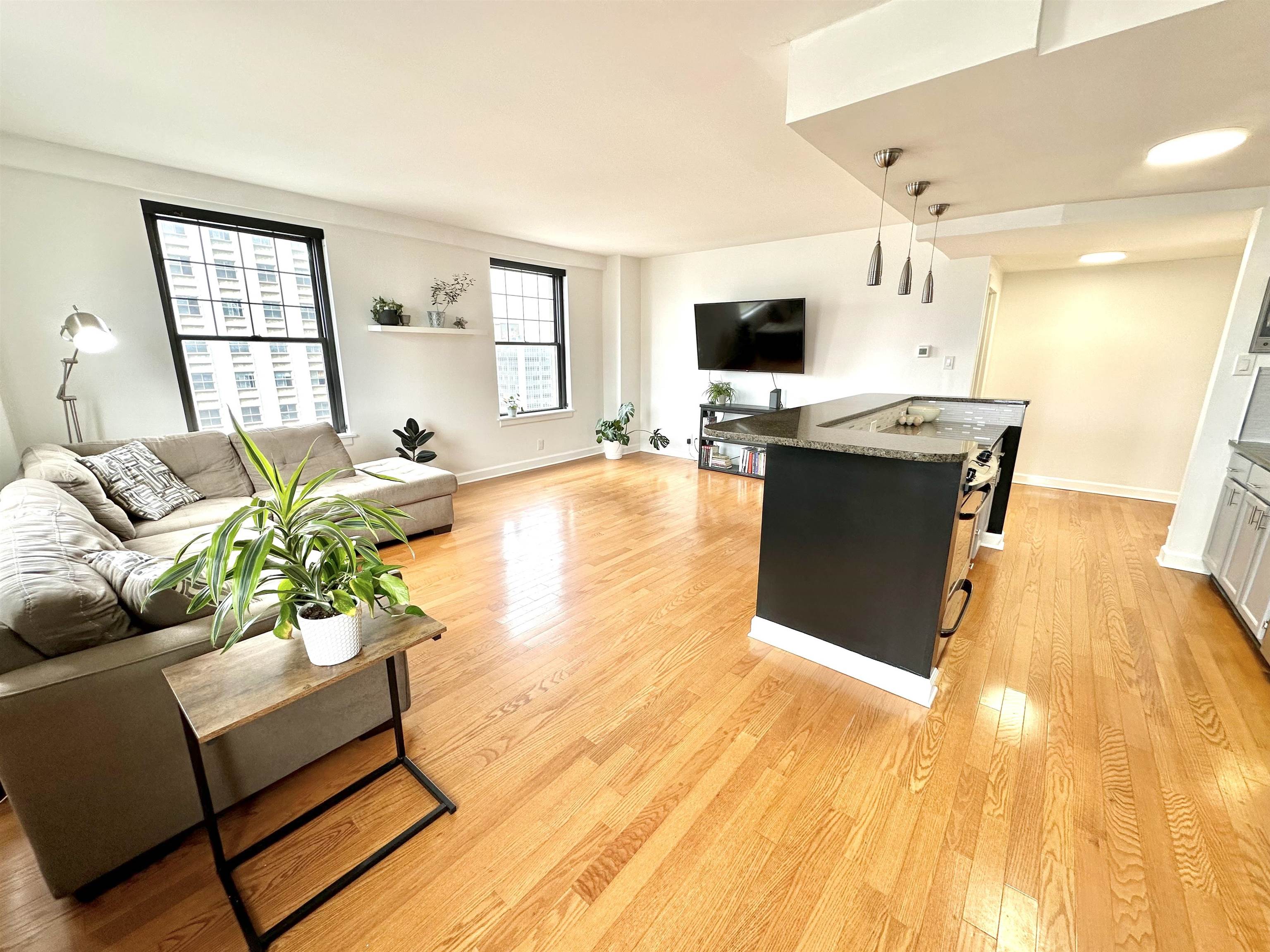 109 N MAIN ST Unit: 1105