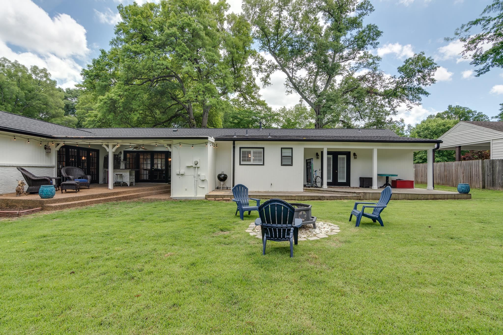 4288 CHARLESWOOD AVE