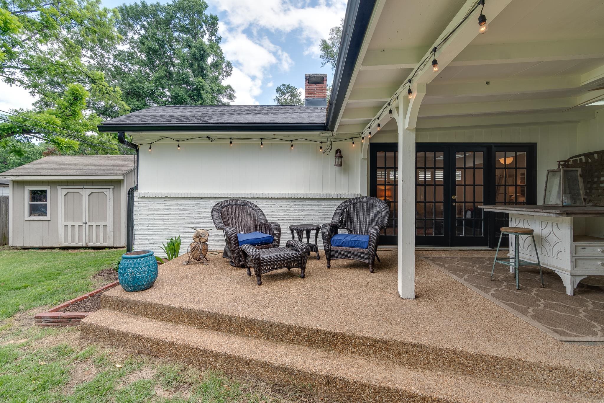 4288 CHARLESWOOD AVE