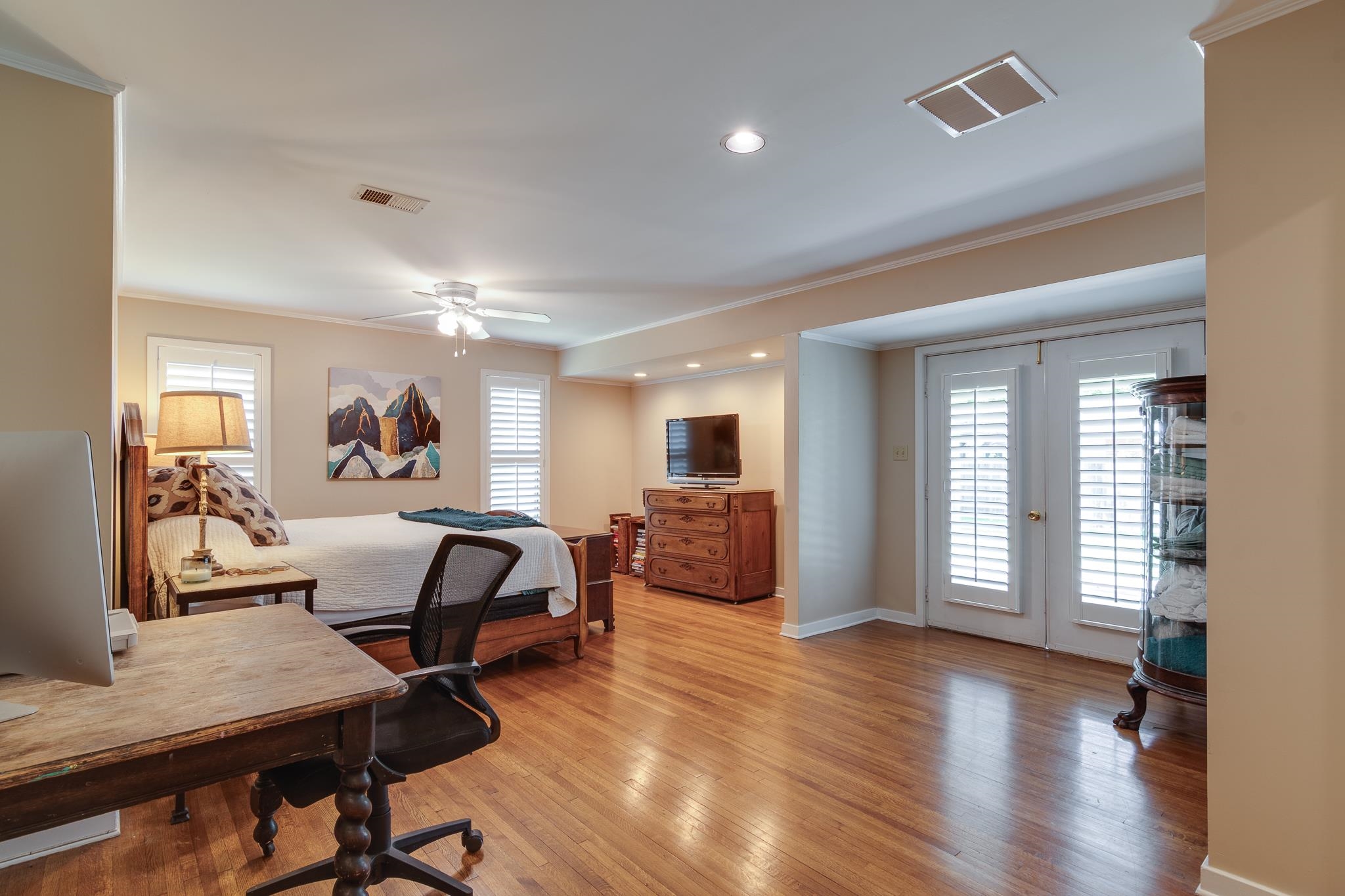 4288 CHARLESWOOD AVE