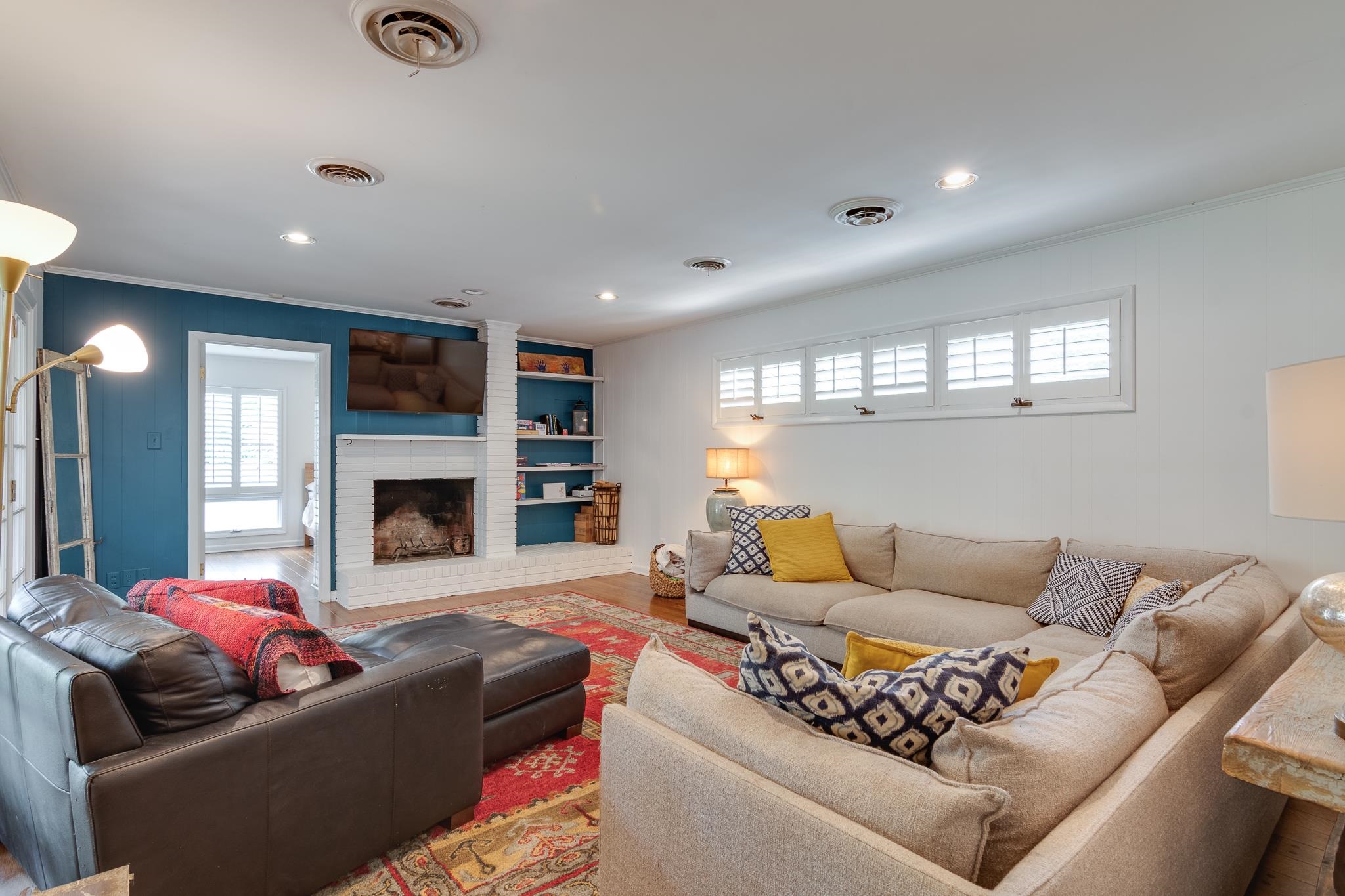 4288 CHARLESWOOD AVE