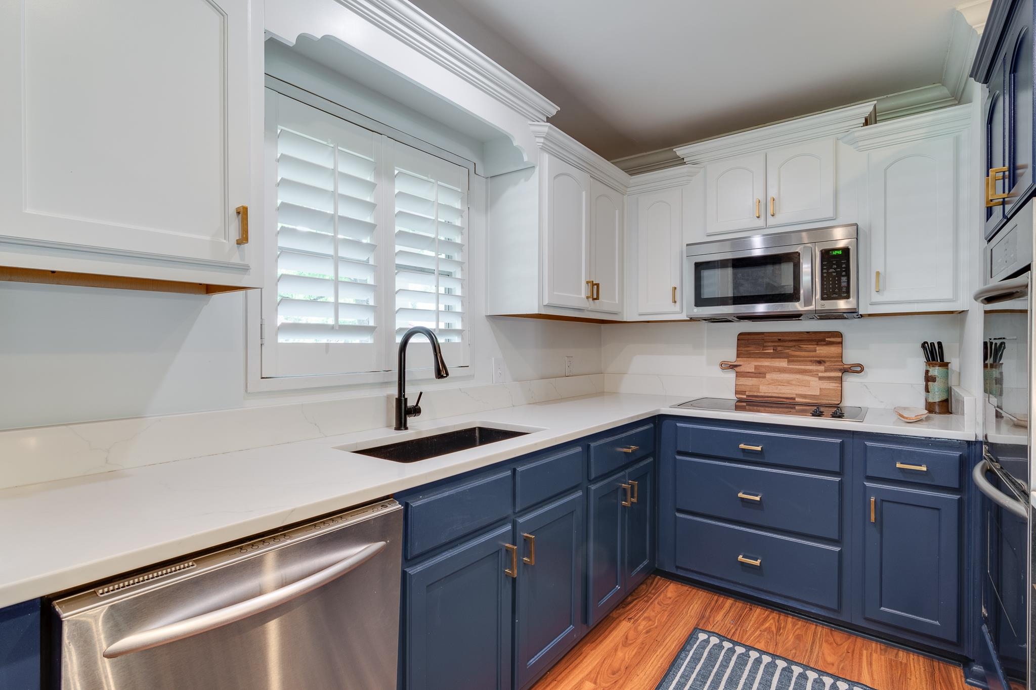 4288 CHARLESWOOD AVE