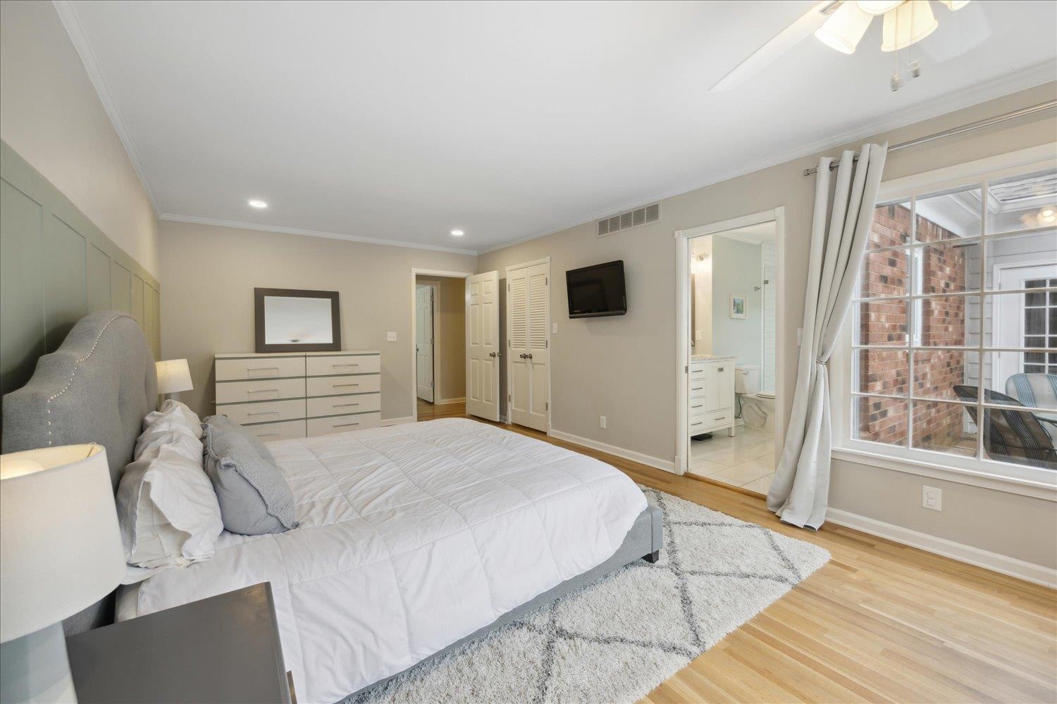 7570 APPLE VALLEY RD