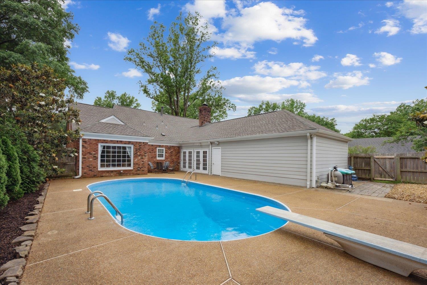 7570 APPLE VALLEY RD