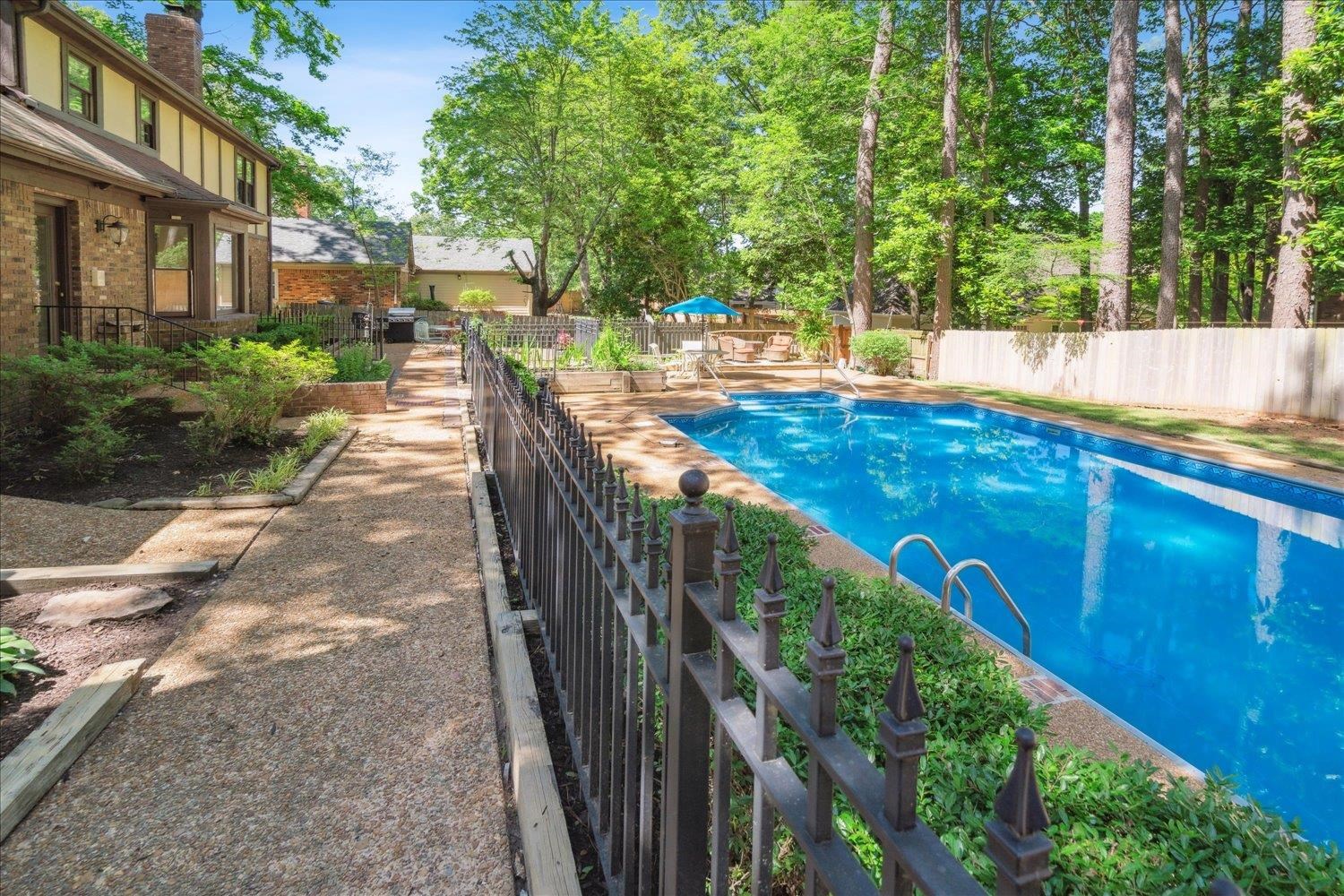 2696 HICKORY GLEN CV