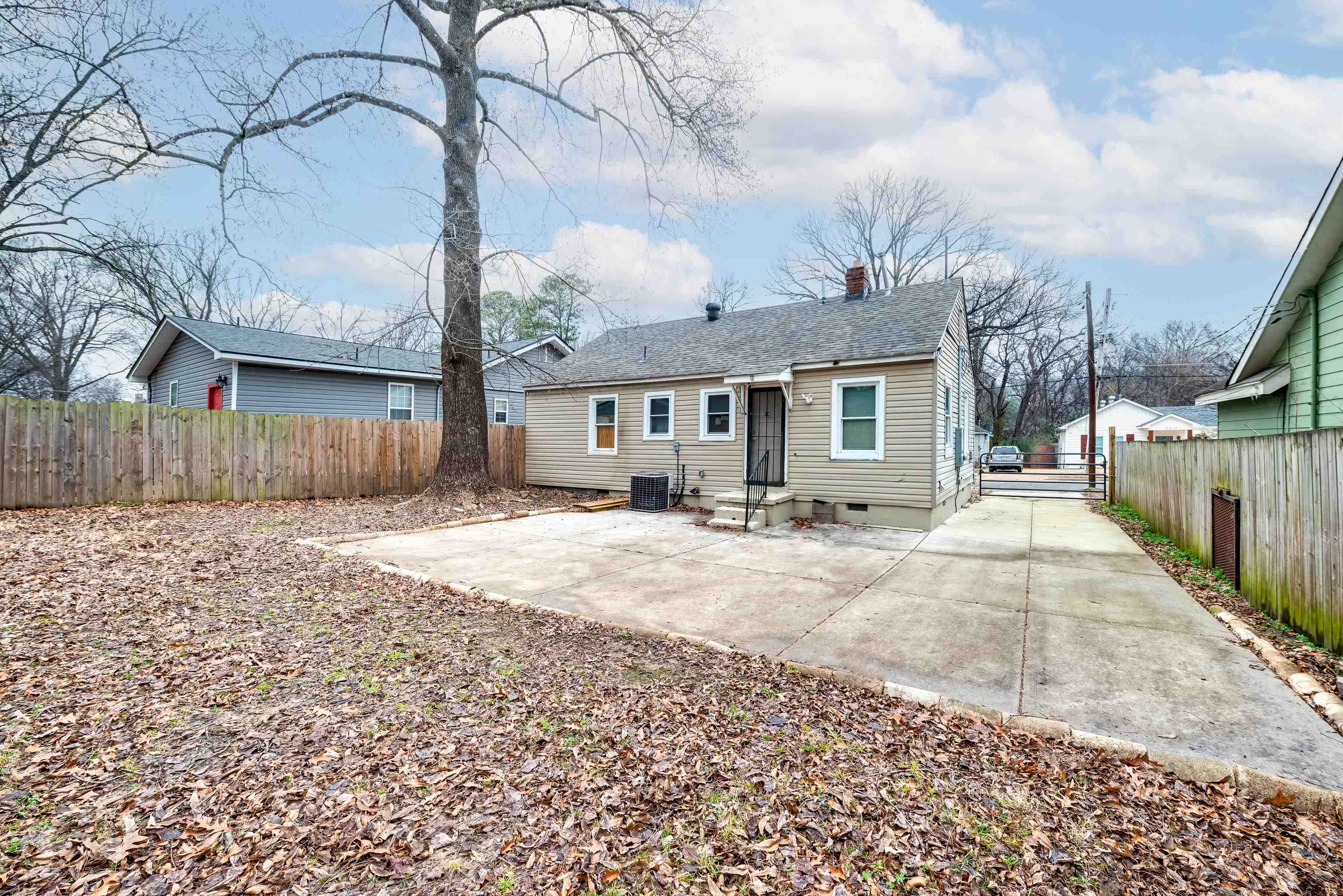 2467 HALE AVE