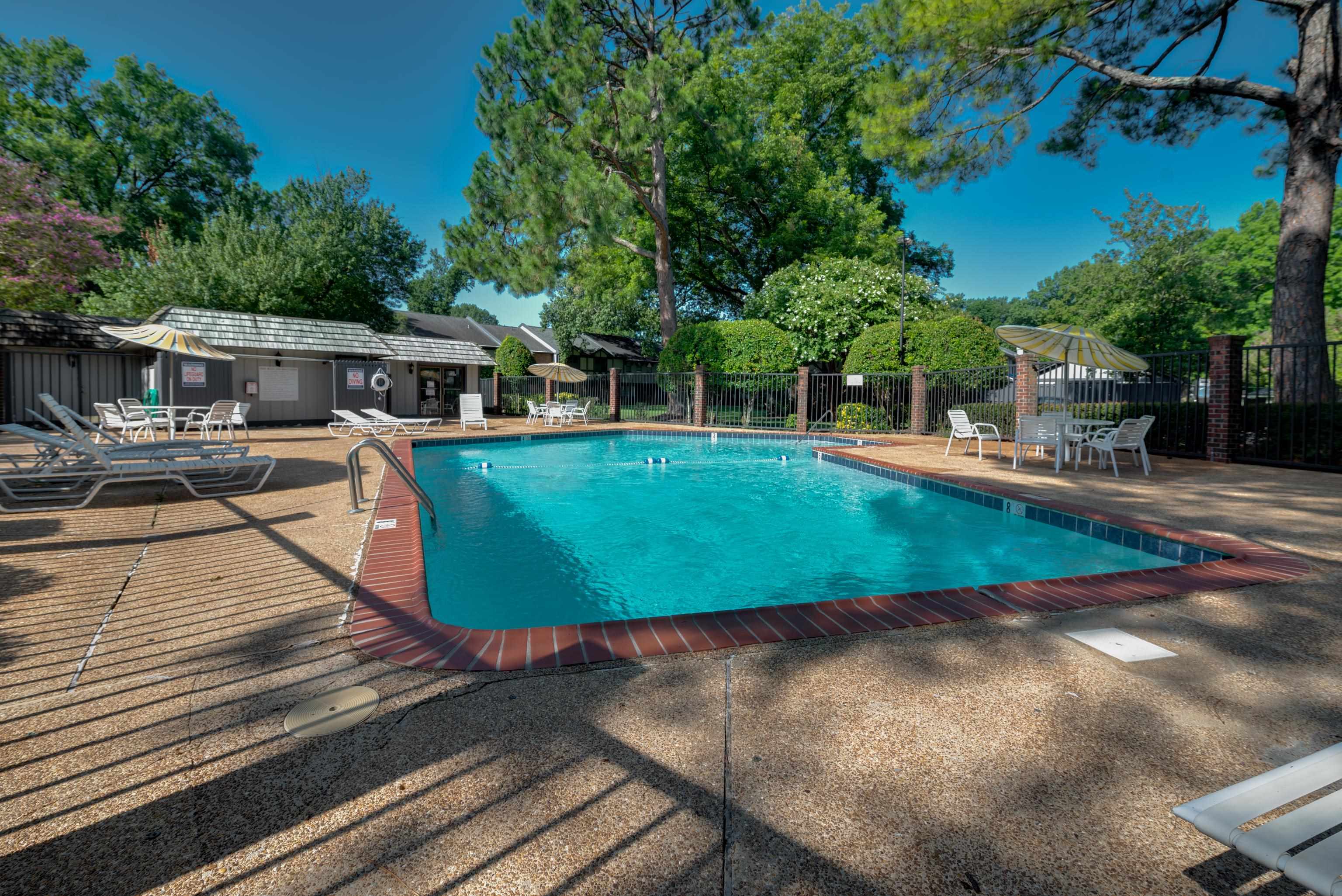 953 GREEN OAKS DR