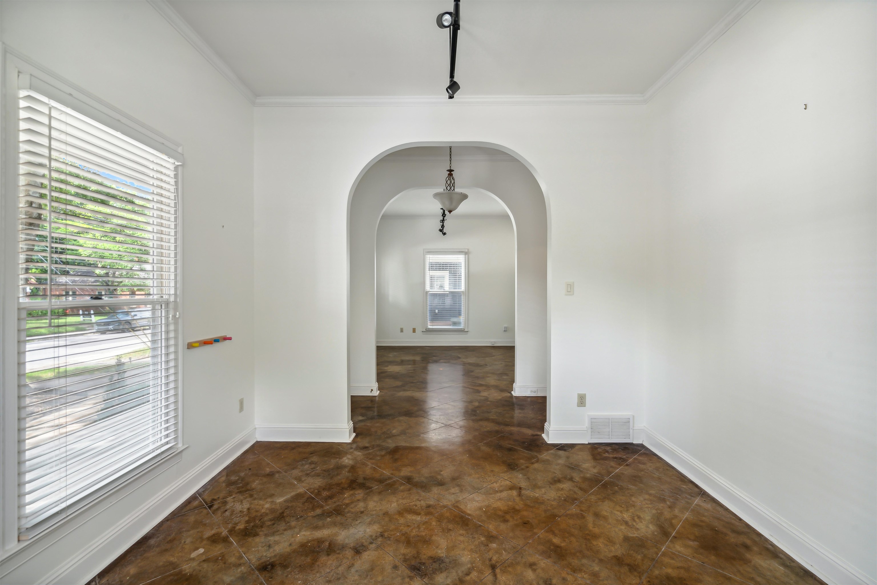 1814 LINDEN AVE