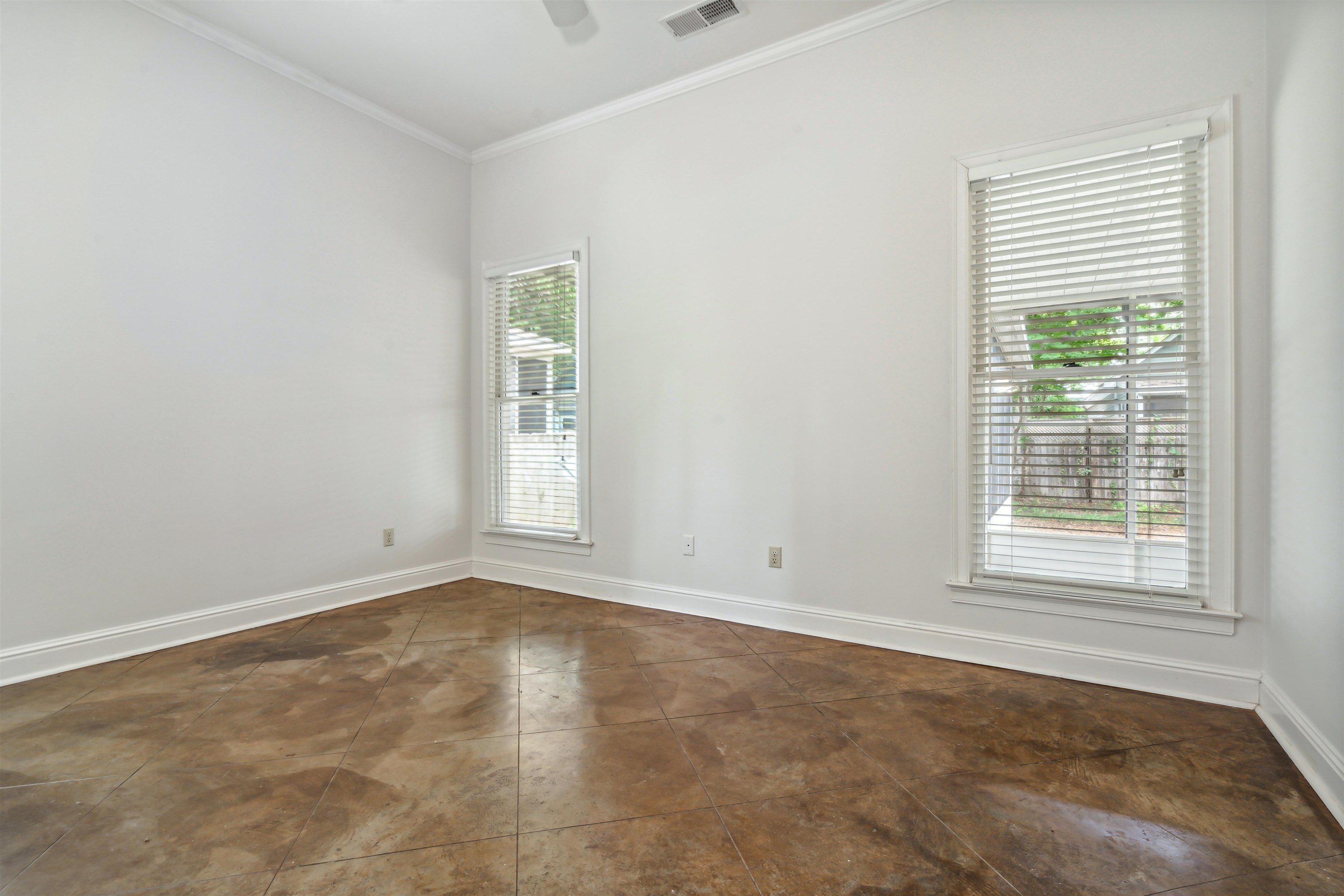 1814 LINDEN AVE