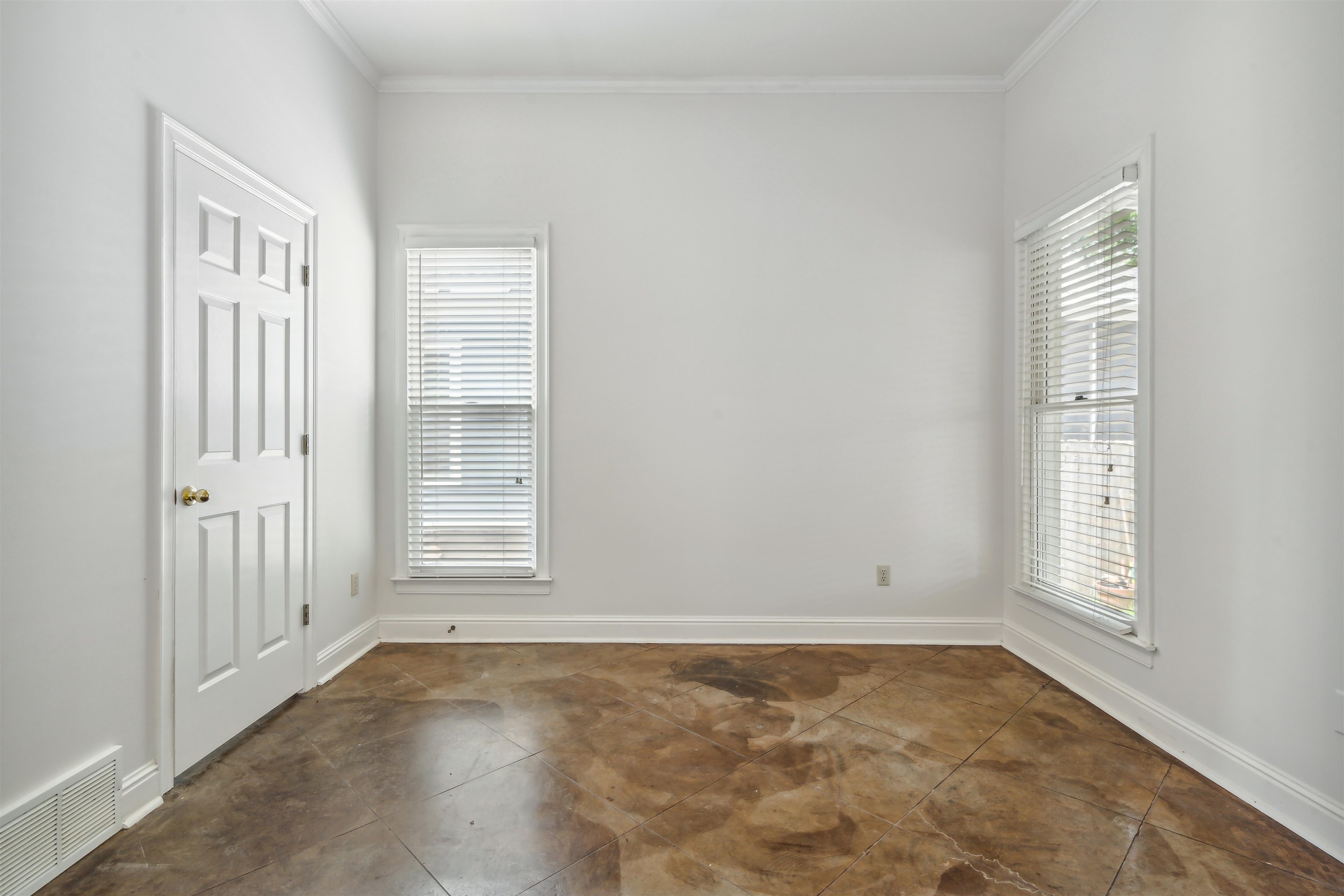 1814 LINDEN AVE
