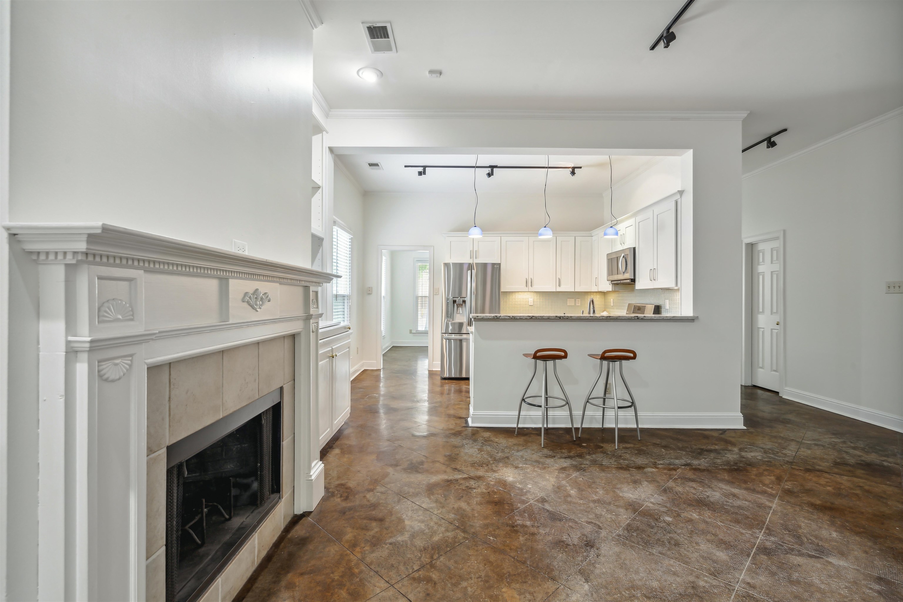 1814 LINDEN AVE