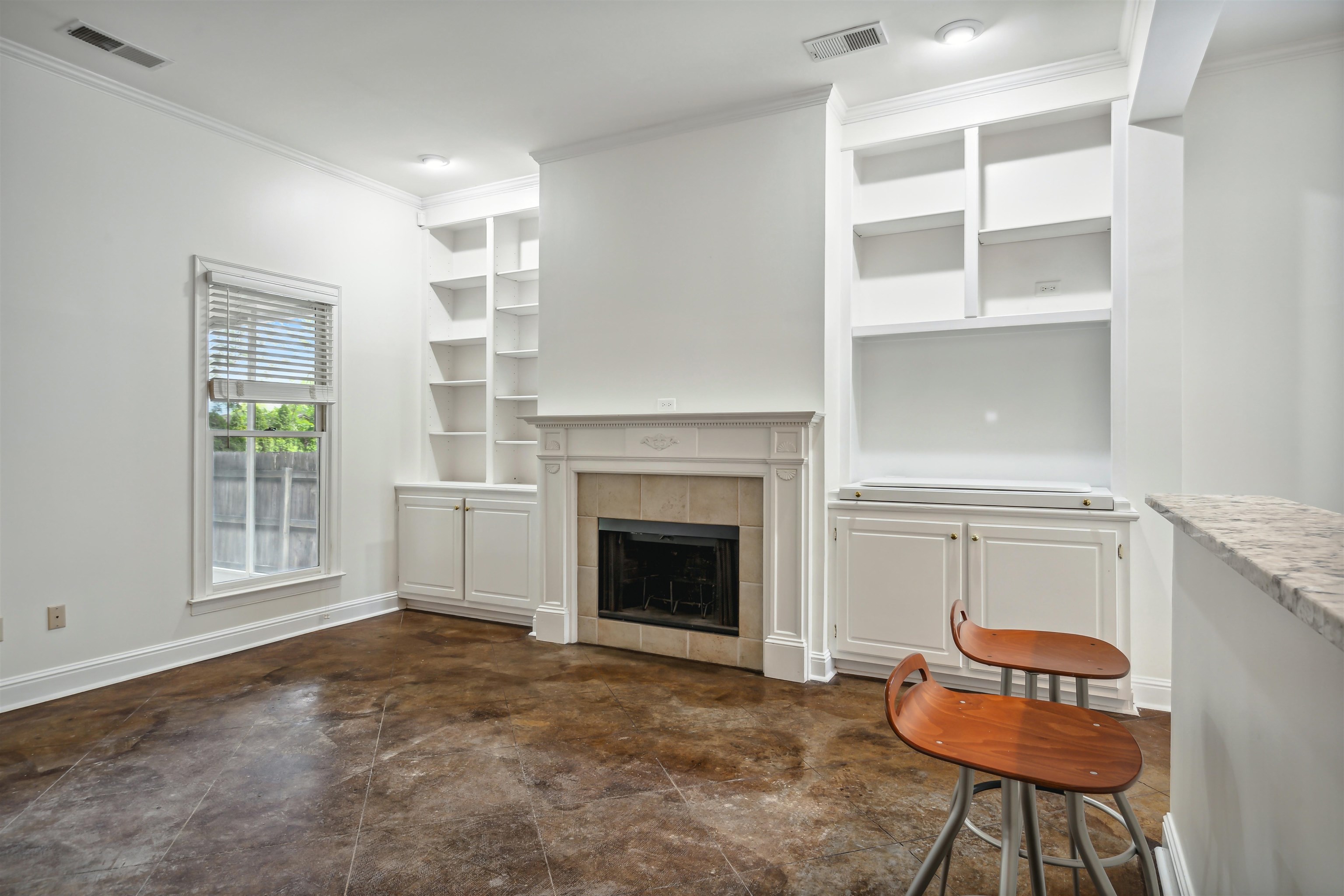 1814 LINDEN AVE