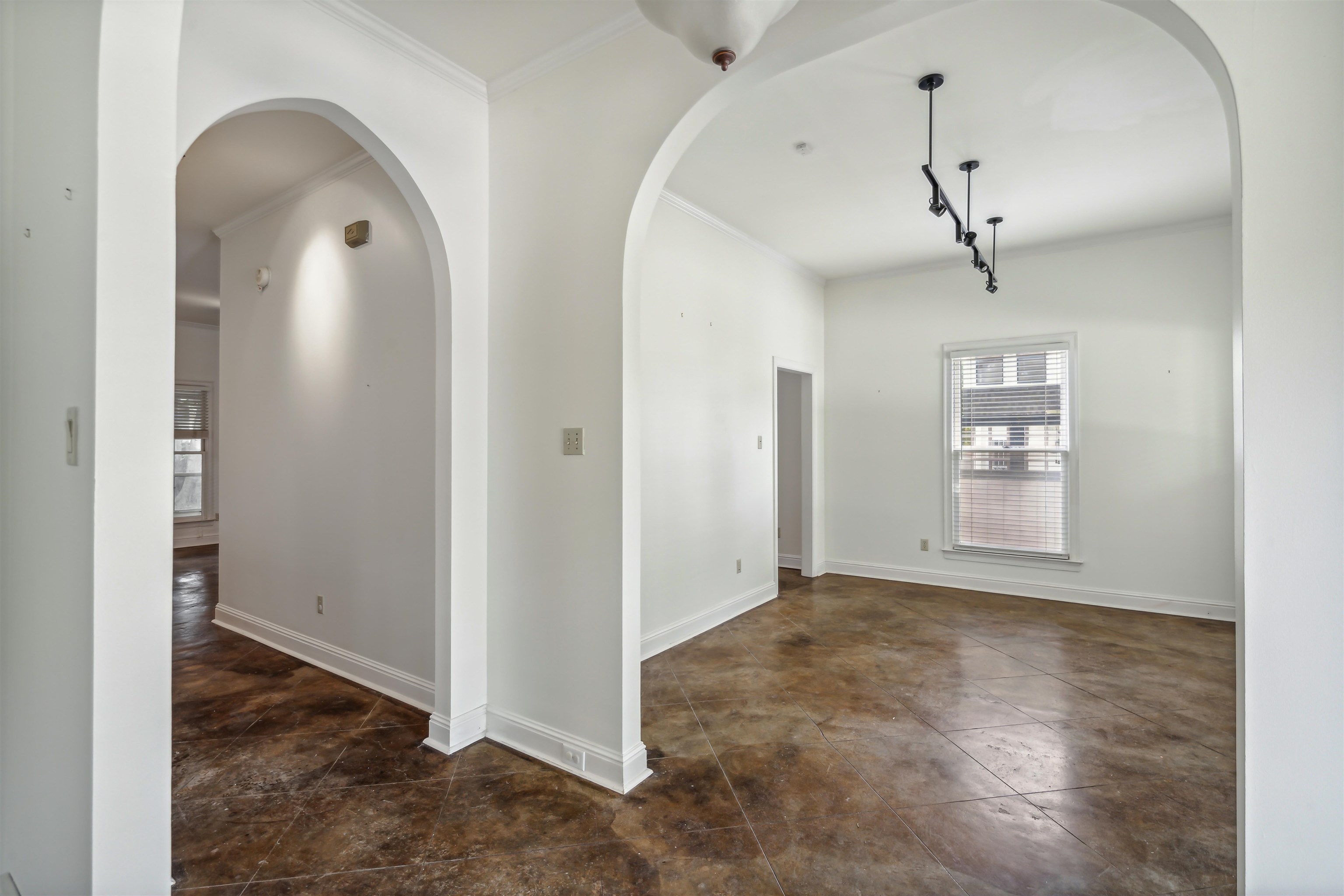1814 LINDEN AVE