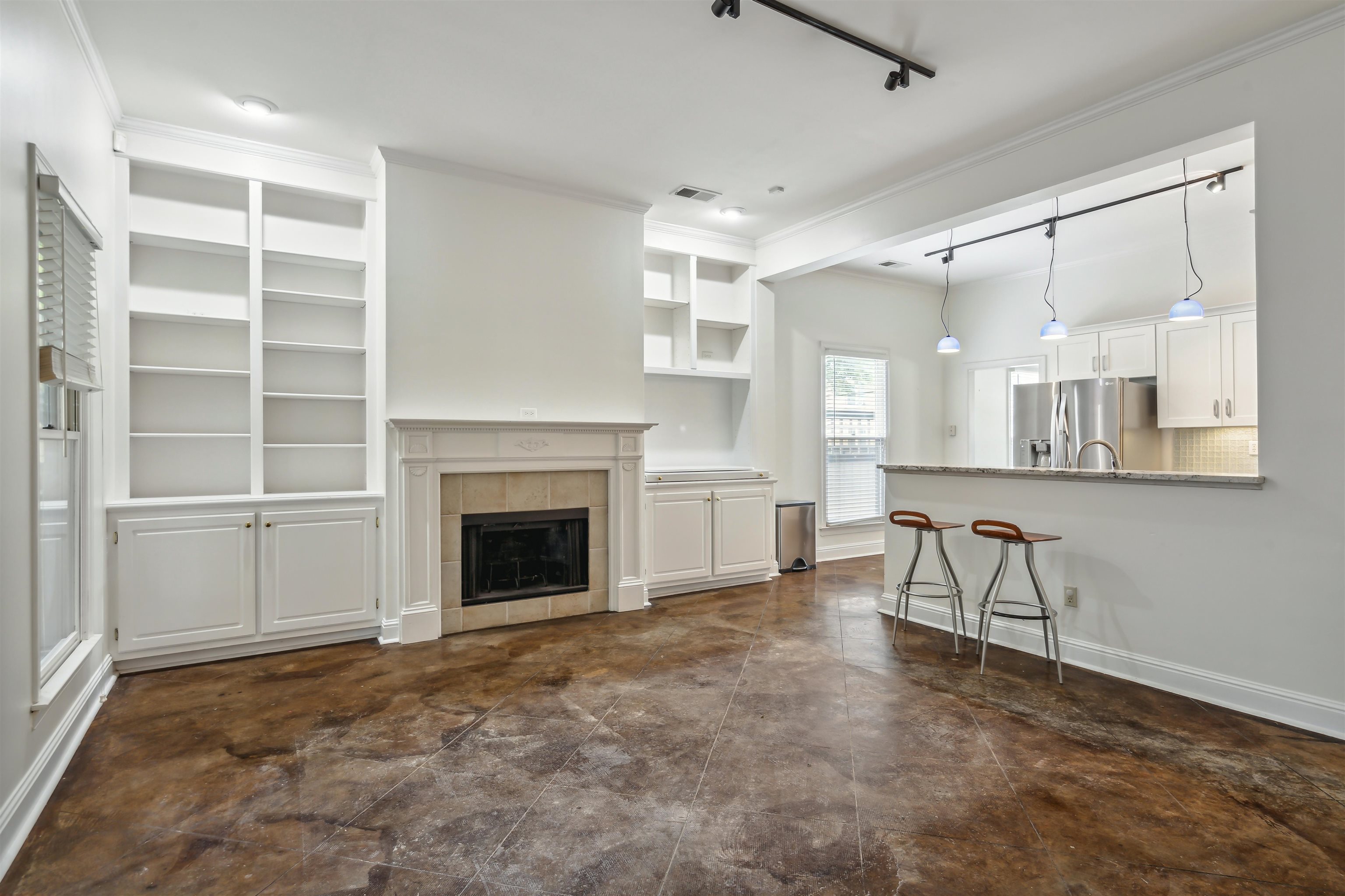 1814 LINDEN AVE