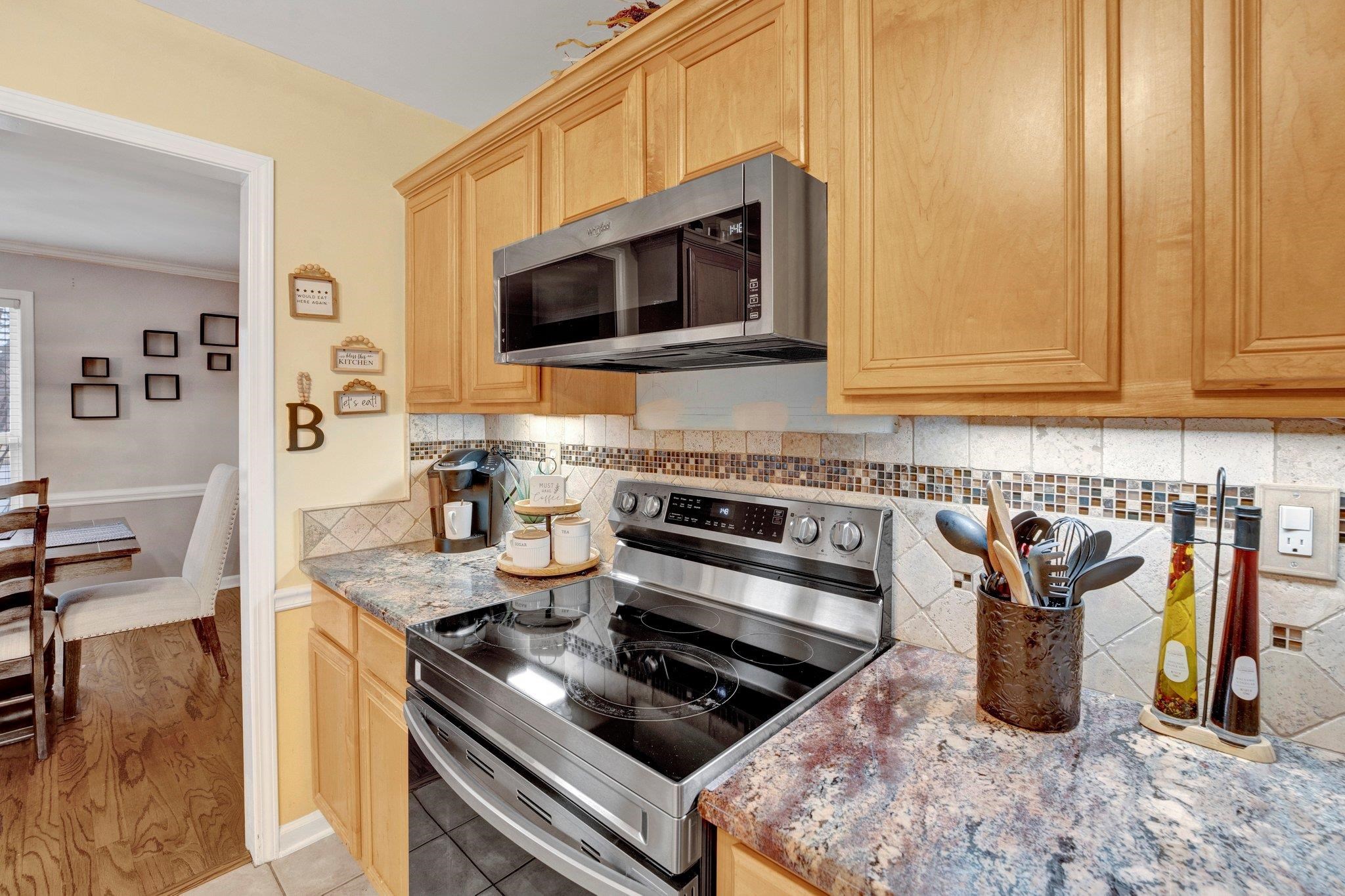 327 MAYHURST LN