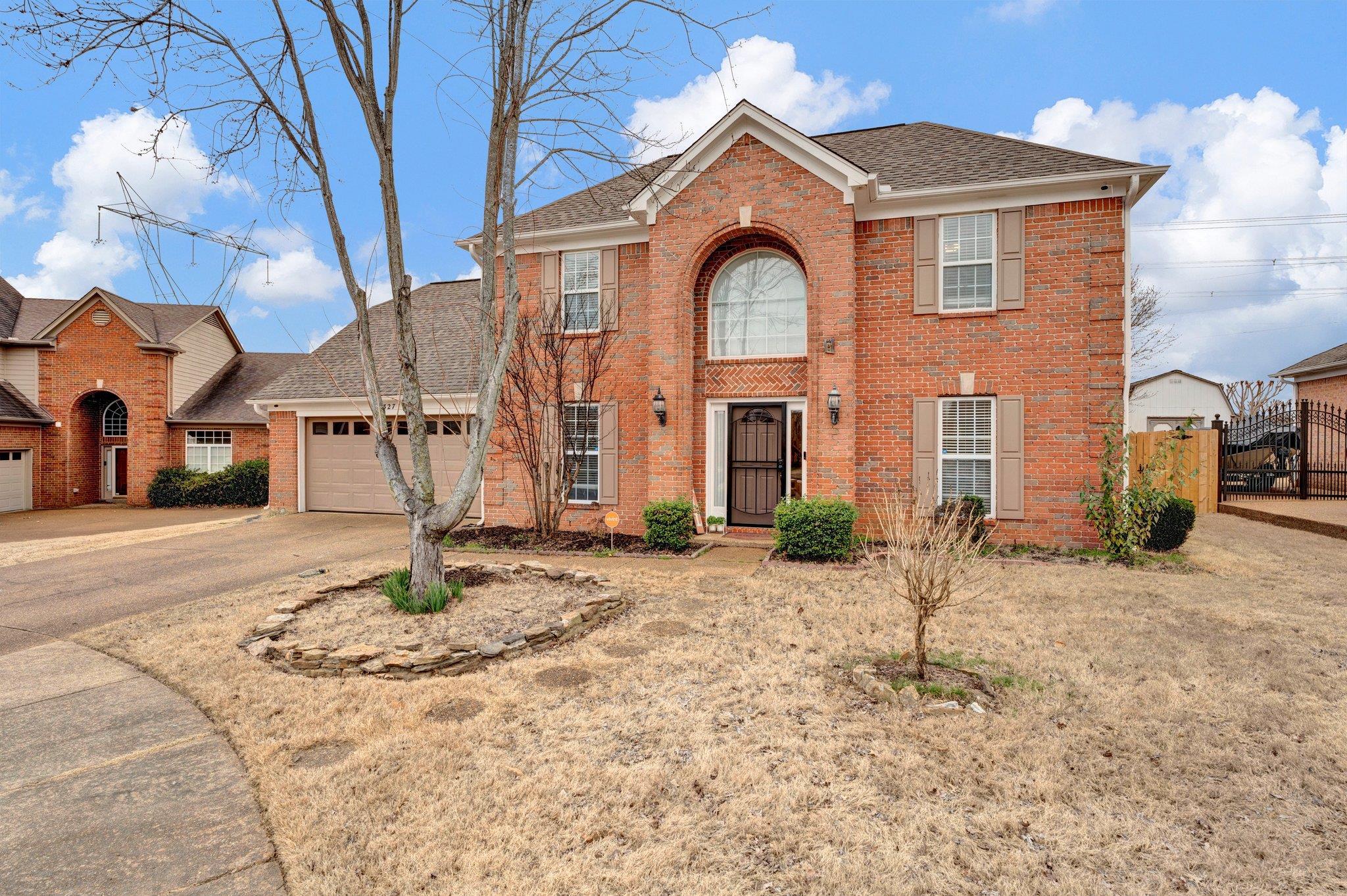 327 MAYHURST LN