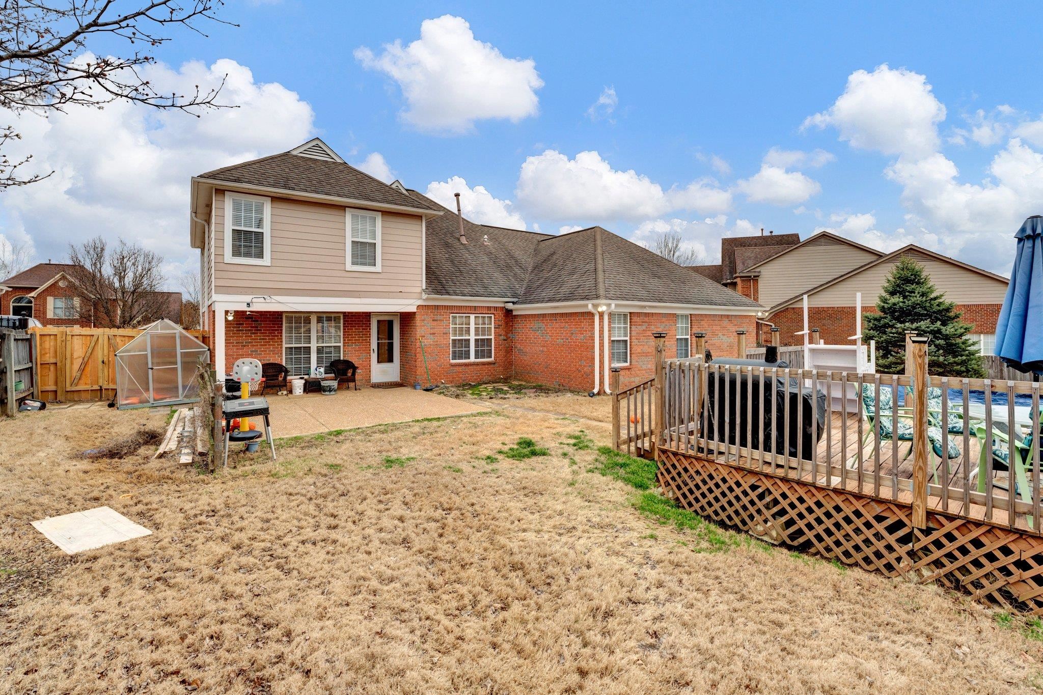 327 MAYHURST LN